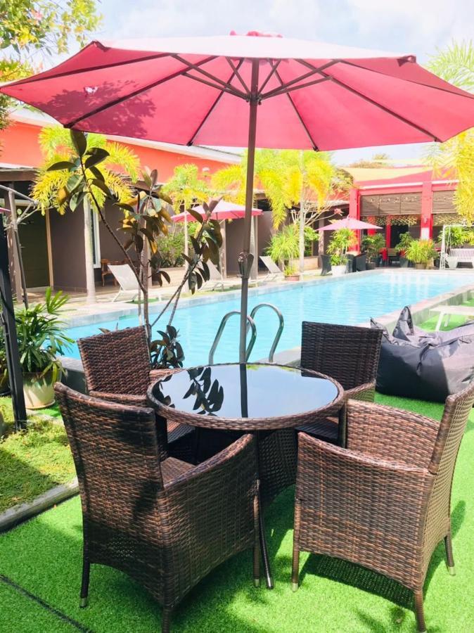 Villa Abadi Resort Pantai Cenang  Εξωτερικό φωτογραφία