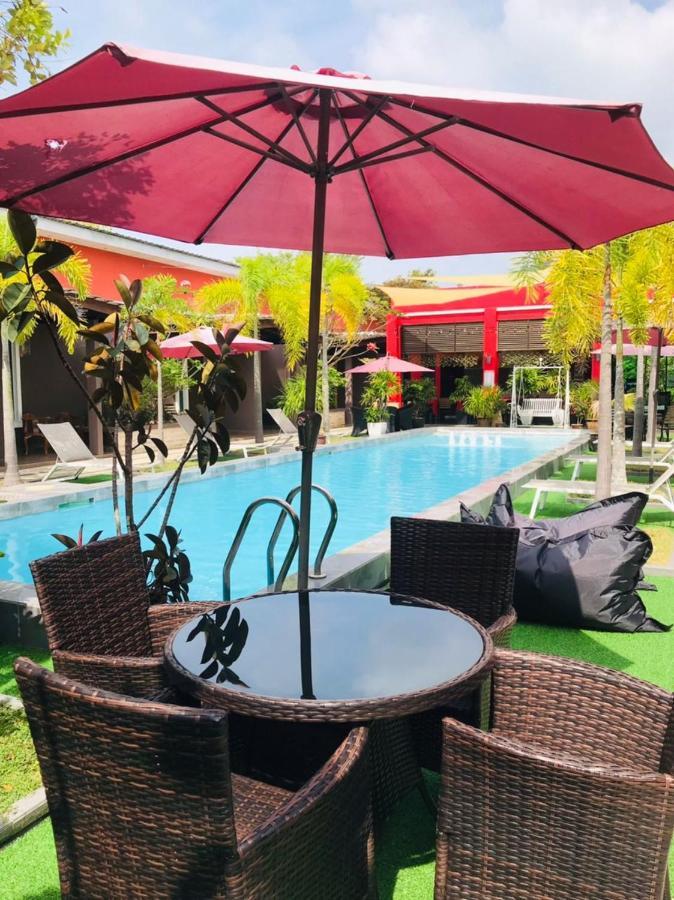 Villa Abadi Resort Pantai Cenang  Εξωτερικό φωτογραφία